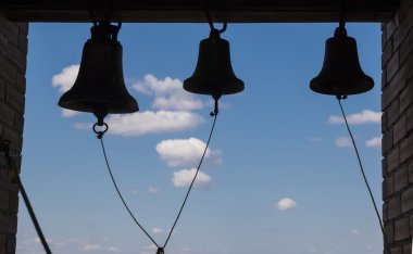 Çan kulesine çan 