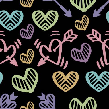 Siyah zemin üzerinde kalpler ve oklar olan kusursuz bir desen..