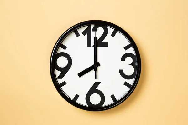 Relógio Parede Mostrar Oito Horas — Fotografia de Stock