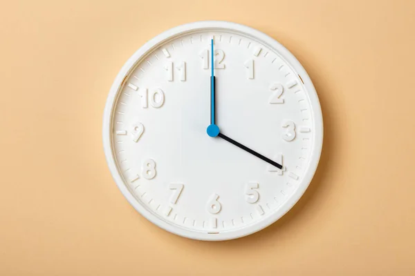 Reloj de pared blanco con segunda mano azul —  Fotos de Stock