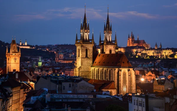 Vista de Praga por la noche — Foto de Stock