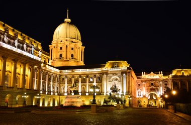 Buda Kalesi, Budapeşte gece görünümü