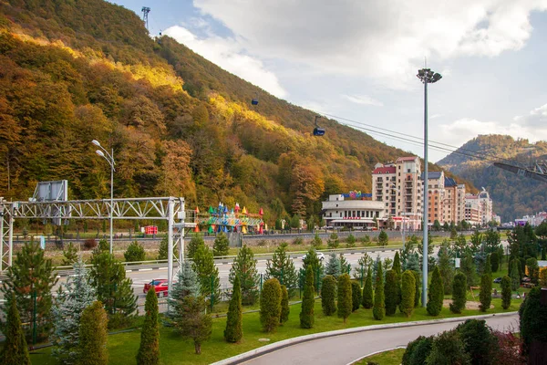 Cabañas Estación Esquí Montaña Otoño Sochi Rusia Rosa Khutor Noviembre —  Fotos de Stock