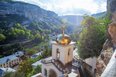 Kırım. Bakhchisarai. Kutsal Yurt Erkek Mağara Manastırı