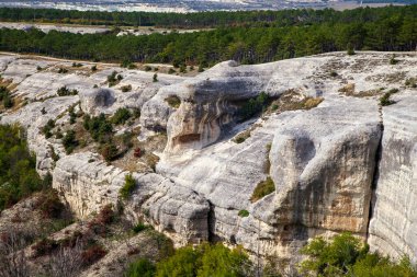 Ukrayna. Kırım. Bakhchisarai. Taş sütunlar. Kırım 'daki Bakhchisaray taş sfenksleri.