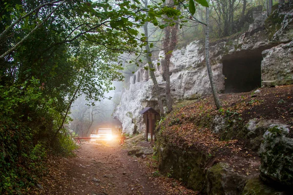 Ucrânia Bakhchisaray Crimeia Grutas Residenciais Dentro Cidade Antiga Chufut Kale — Fotografia de Stock