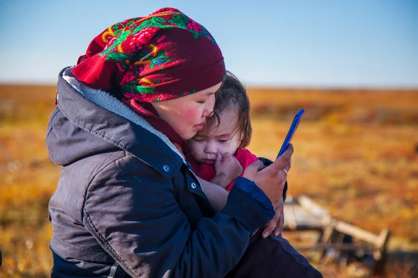 Крайний Север Ямал Жизнь Ненецкого Народа Жилище Народов Севера Молодая — стоковое фото