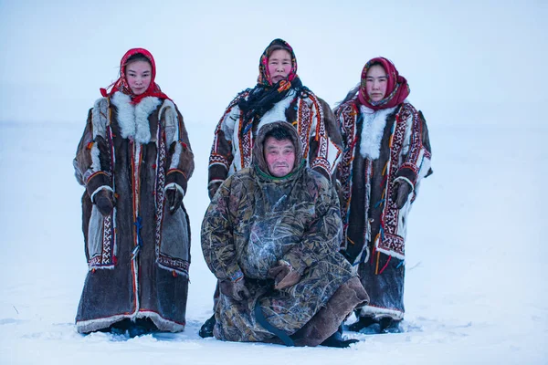 Yamalo Nenets Autonoma Okrug Extrem Norr Nenets Familj Nationella Vinterkläder — Stockfoto