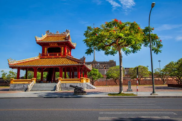 色堡中的世代圣殿 Imperial Citadel Thang Long 越南教科文组织世界遗产所在地 — 图库照片