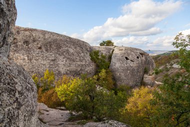 Ukrayna. Kırım. Bakhchisarai. Kırım 'ın arkeolojik anıtları Eski-Kermen mağara kenti