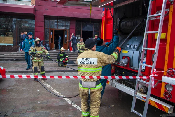 Ambulance Fire Trucks Site Fire Shopping Center City Center Russia — Stock Photo, Image
