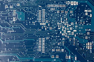 mikrotiraj, elektronik cihazın yongası, tonlama.