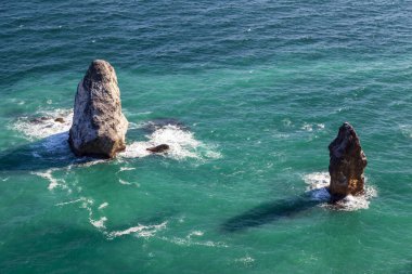 Demir, paslı iskelet kafa, demirde tehlikeli gangster, maske, miğfer ve gözlük.. 