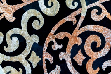 Duvarda güzel bir Arap deseni var