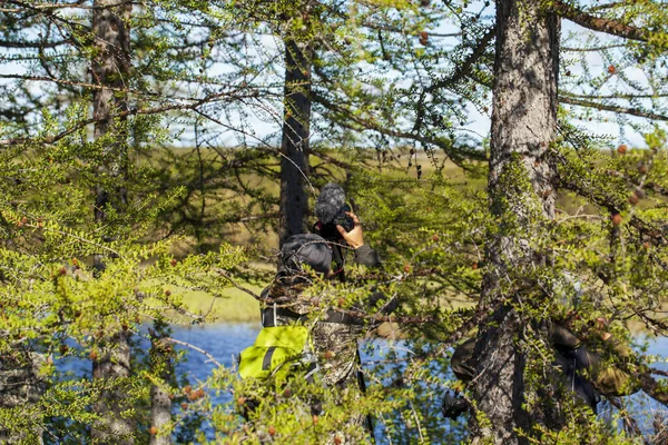 Grupo Científicos Ornitólogos Estudian Anidación Aves Del Norte Extremo Norte — Foto de Stock