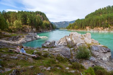 Altai Dağları, Katun Nehri, Turkuaz Nehri manzarası Katun ve Altai Dağları, Sonbahar sezonu