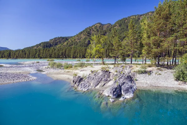 Altai Dağı, Katun Nehri, mavi göller.