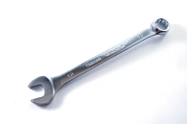 metal krom anahtarı