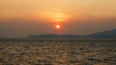 Sunset beach yumuşak bulanıklık arka planı için.