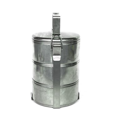metal tiffin, beyaz zemin üzerine gıda kabı