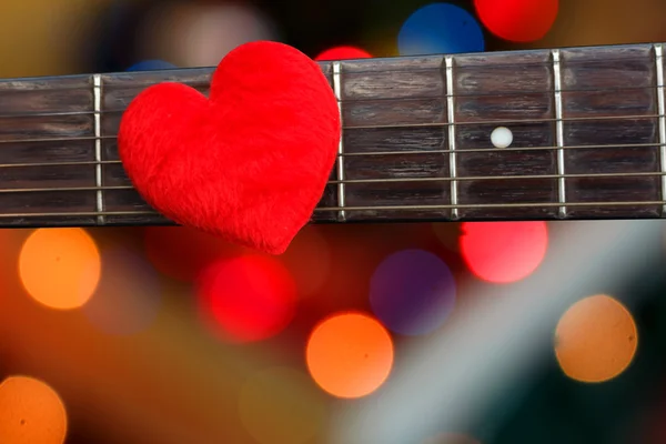 Dia dos Namorados fundo com corações na guitarra vintage — Fotografia de Stock