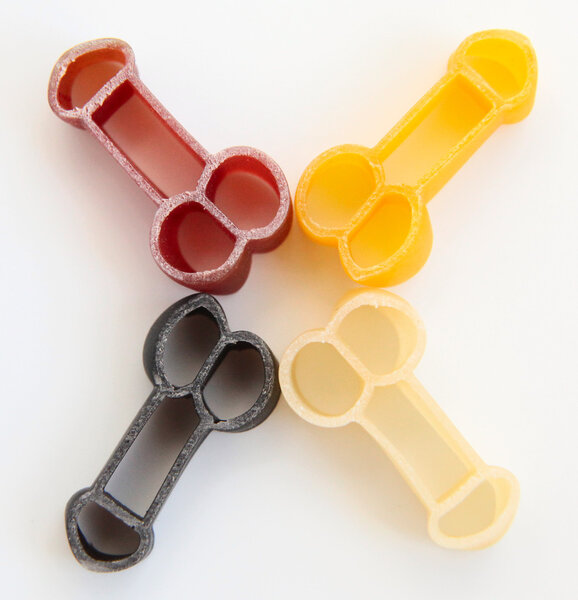 четыре пениса на белом фоне
