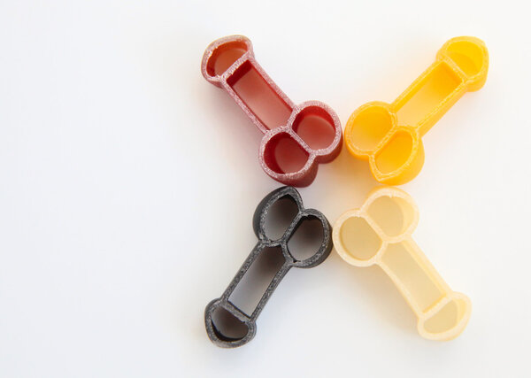 четыре пениса на белом фоне
