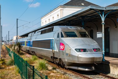 Fransızca bir istasyonda durdurmak için Tgv