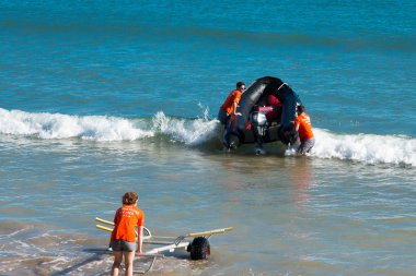 rench defne cankurtaranlar onların tekne ile