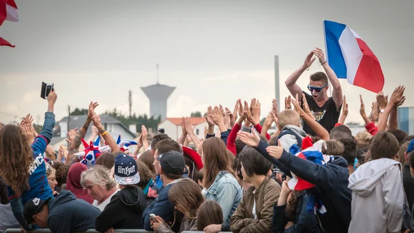 Futbol fanatiği final sırasında bir fan bölgedeki atmosferini