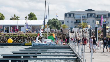 yelkenli ve regatta rakipleri