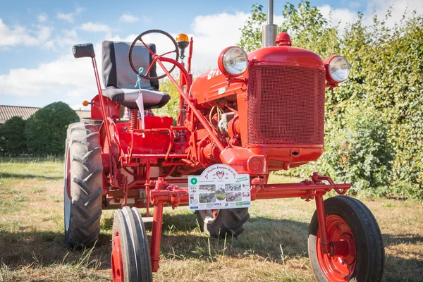 Old tractor mc cormick — Stock Photo, Image