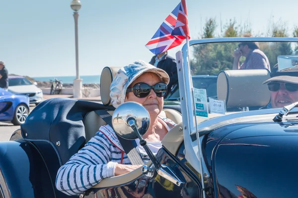 Desfile de hermosos coches ingleses antiguos — Foto de Stock