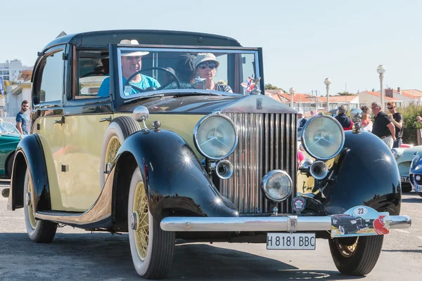 Parade van mooie oude Engelse auto 's — Stockfoto