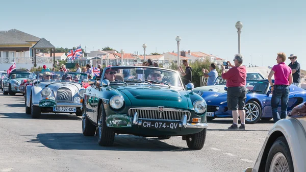 Desfile de hermosos coches ingleses antiguos — Foto de Stock