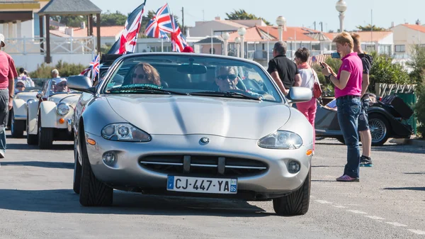 Desfile de hermosos coches ingleses antiguos — Foto de Stock