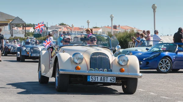 Desfile de hermosos coches ingleses antiguos — Foto de Stock