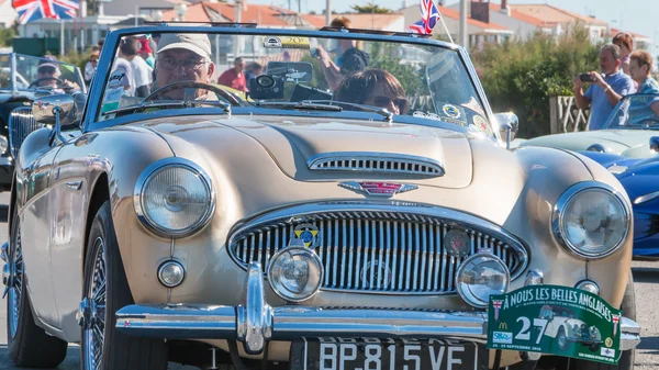 Desfile de hermosos coches ingleses antiguos — Foto de Stock