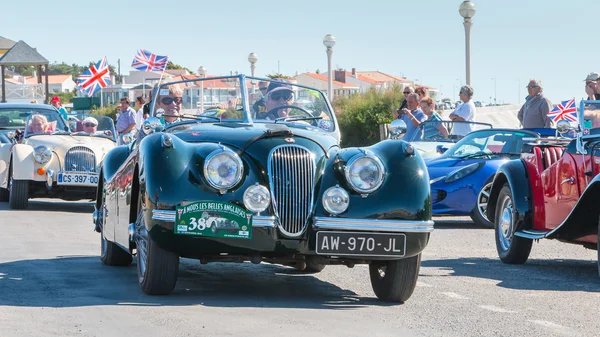 Desfile de hermosos coches ingleses antiguos — Foto de Stock