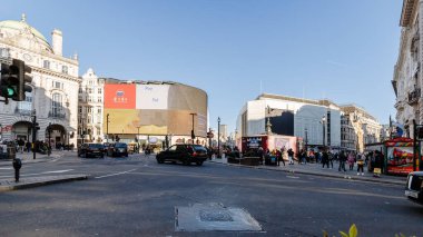 Büyük Londra, İngiltere, Birleşik Krallık - 3 Ocak 2025: Ünlü Piccadilly Sirki 'nin mimari ayrıntıları ve atmosferi