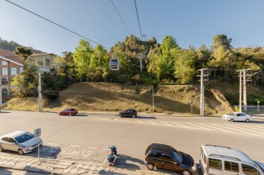 Campos do Jordao, Brezilya - 22 Ekim 2025: Bir bahar günü şehir merkezinde 