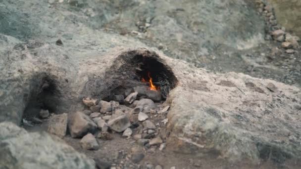 Унікальне явище яскравого вогню на горі Чімаєра. — стокове відео