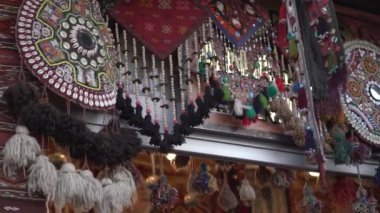 Süsleri ve unsurları olan farklı ulusal ürünler.