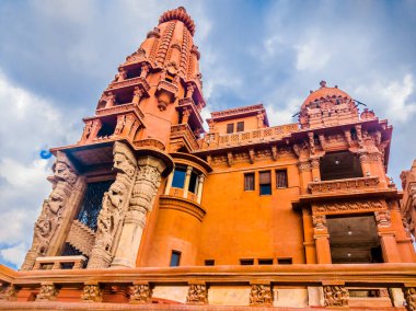 Mısır Antikası, Baron Empain Sarayı, Le Palais Hindu, Belçikalı işadamı Edouard Empain kiralık mimar Ernest Jaspar, eşsiz estetik, Heliopolis banliyöleri, seçici odak, sığ alan derinliği, Kahire Mısır