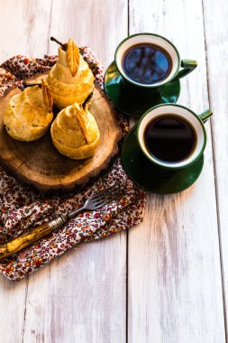 Kahve ile pişmiş armut