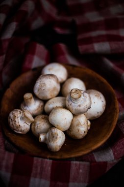 Ahşap kase çiğ otantik petrol