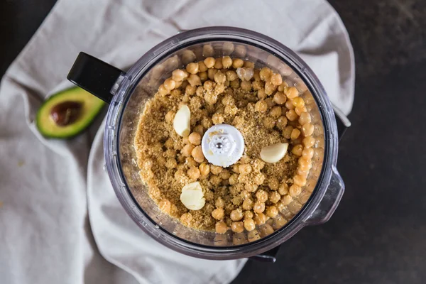 Canned chickpeas in a blender