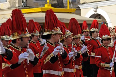 Alay müzisyenler Paskalya'da Korfu