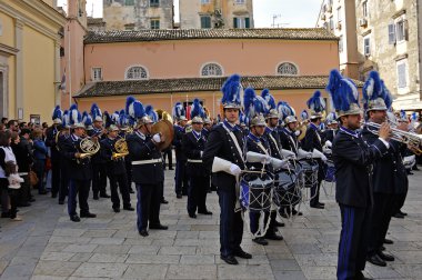 Alay müzisyenler Paskalya'da Korfu