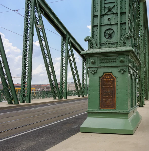 Budapeşte Özgürlük Köprüsü plak